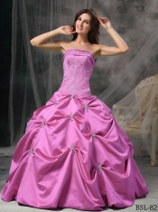 Modest Ball Gown In Classical Style With Strapless Floor-length And Beading For Quinceanera Dress