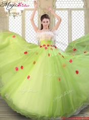 2016 Spring Beautiful Scoop Quinceanera Dresses with Ruffles