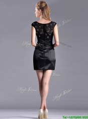 Classical V Neck Satin and Lace Dama Dress with Cap Sleeves